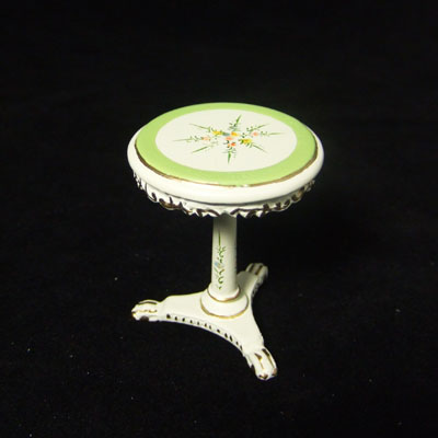 8046-02, White Hand-painted End Table in 1" scale - Click Image to Close
